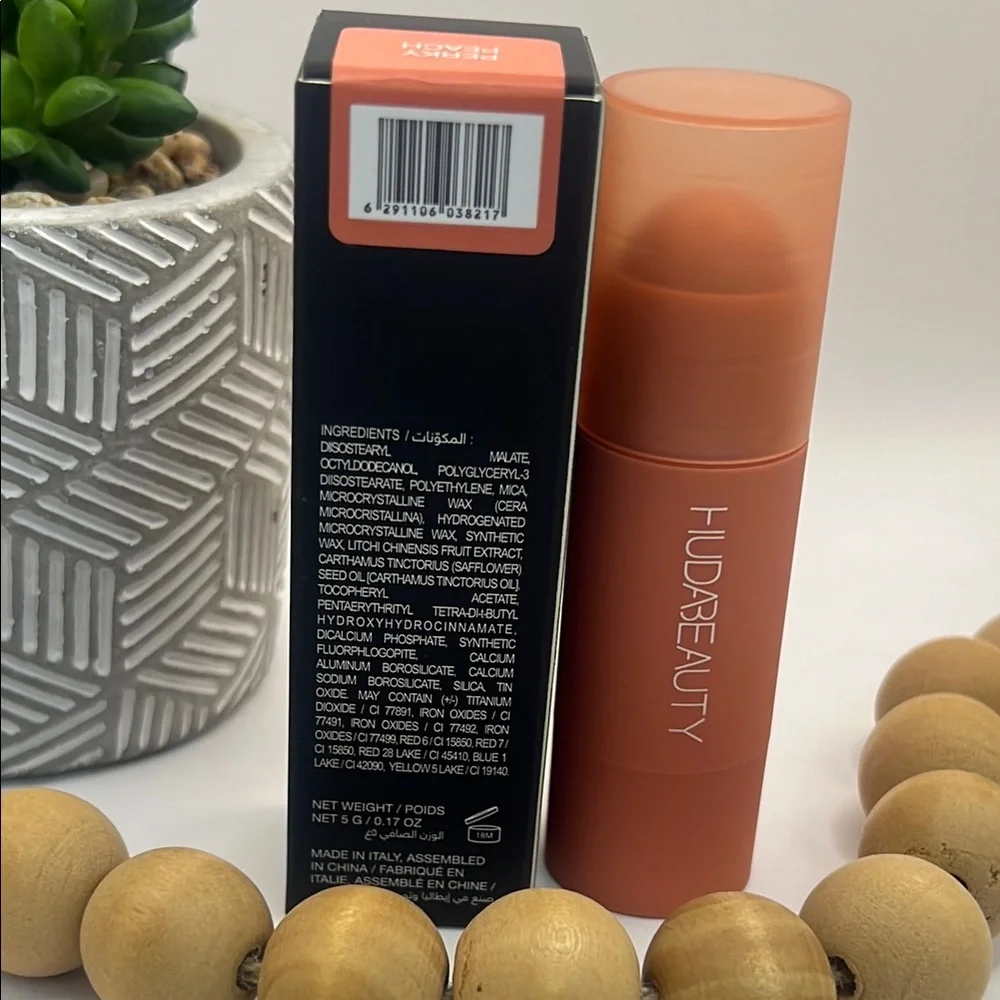 HUDA BEAUTY Peach Blush (Perky Peach)